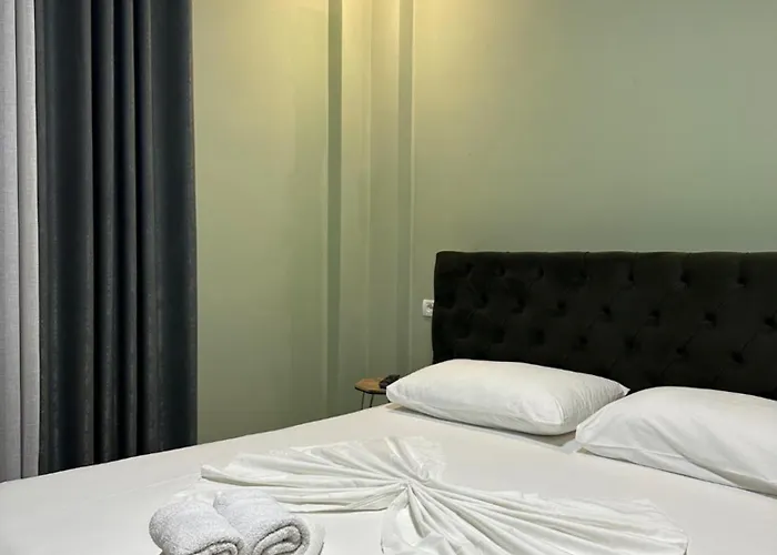 Erta Hotel Golem (Tirana)